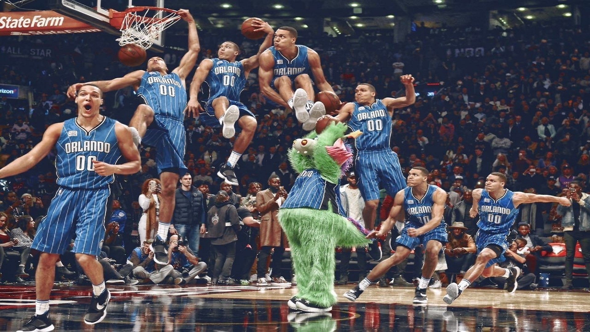 王者归来！字母哥首秀燃爆全场，美国观众起立膜拜，这才是MVP！